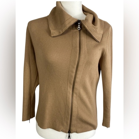 CAbi Brown Turtleneck Sweater with Fitted Silhouette lightweight - Picture 1 of 8